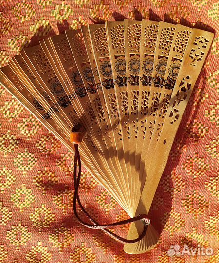 Веер деревянный