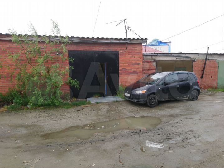 Гараж, > 30 м²