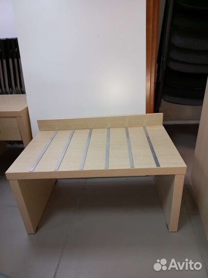 Подставка под сумки, обувь