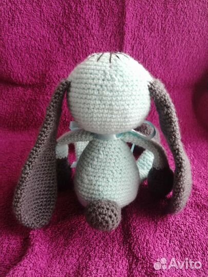 Вязанная игрушка. Зайка