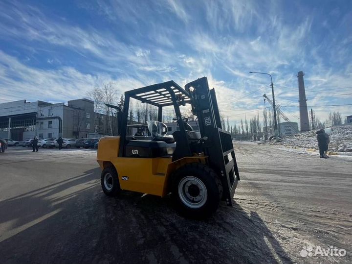 Вилочный погрузчик UN Forklifts FD70, 2023