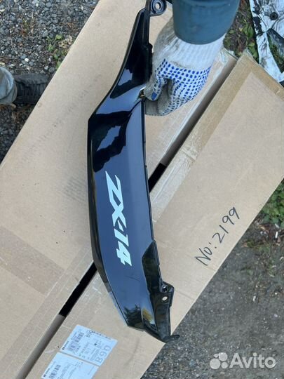 Kawasaki пластик zzr 1400