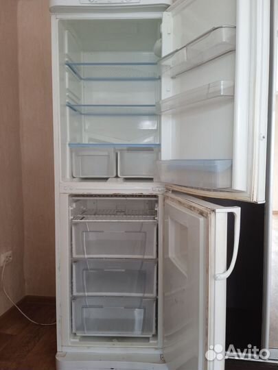 Холодильник бу indesit