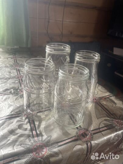 Банки 0,5литров Около 100 штук