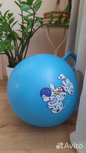 Большой надувной мяч прыгун