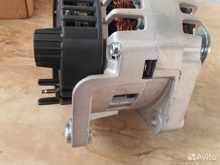 Генератор Рено Логан Ларгус