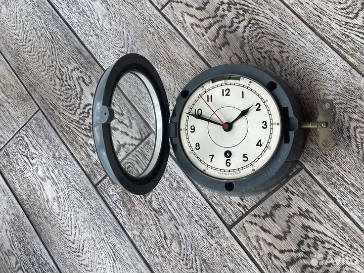 Часы судовые корабельные