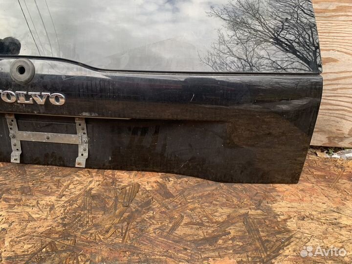 Volvo xc90 крышка багажника черная
