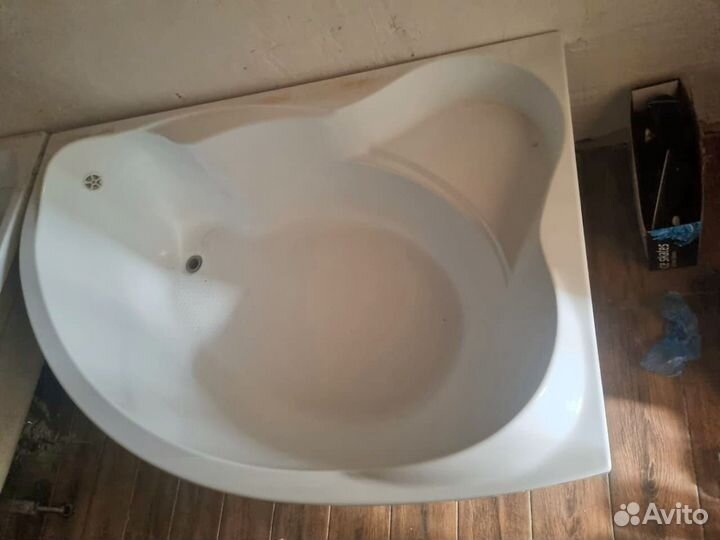 Акриловая ванна угловая