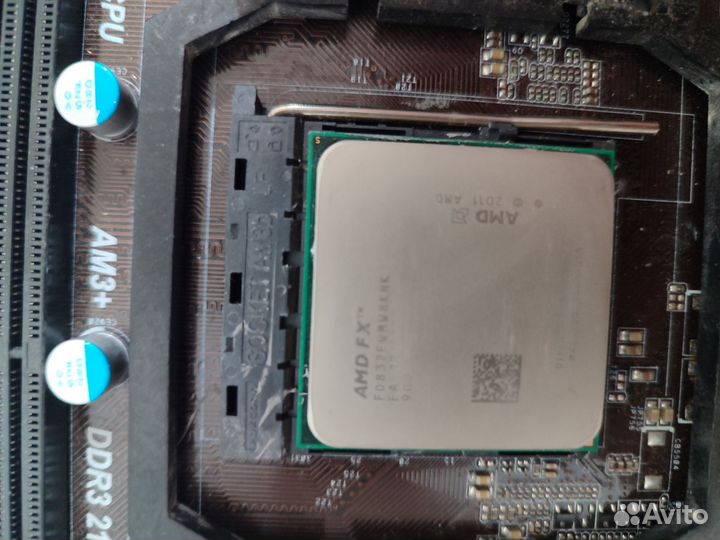 Материнская плата с процессором am3+