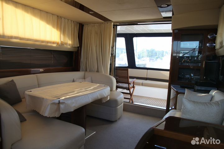 Моторная яхта Princess 42