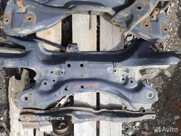 Балка подмоторная Toyota Corolla E150