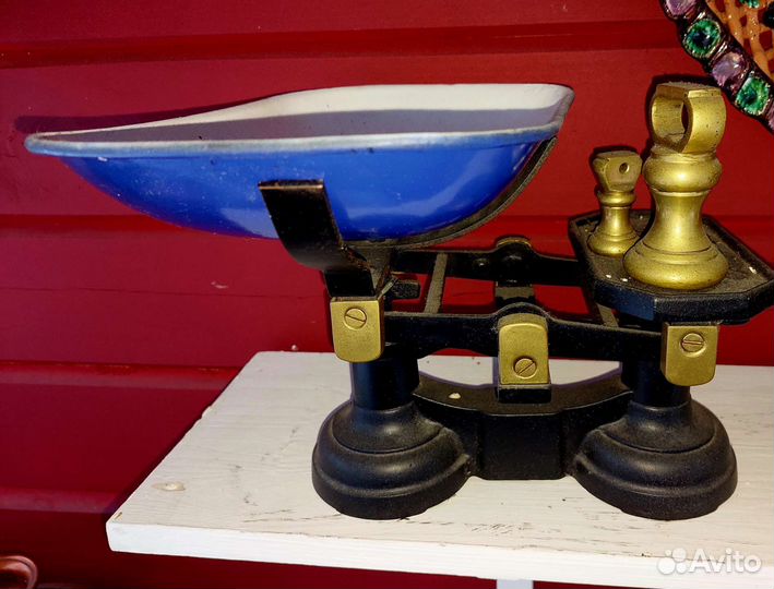 Английские антикварные весы для интерьера