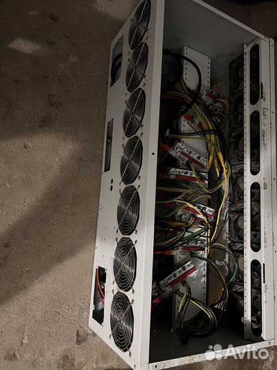 Риг ферма закрытый с тушкой на 10 видеокарт