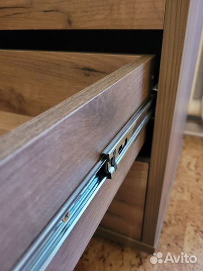 Компьютерный стол угловой