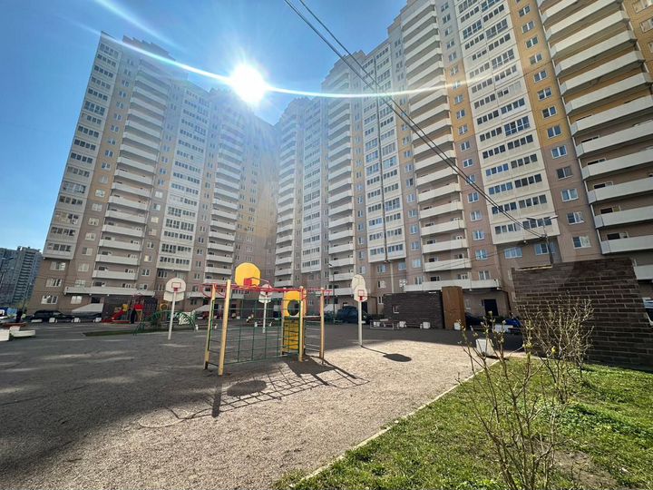 2-к. квартира, 53,4 м², 1/19 эт.