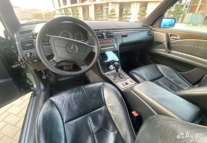 Mercedes-Benz E-класс 4.2 AT, 1996, 360 000 км