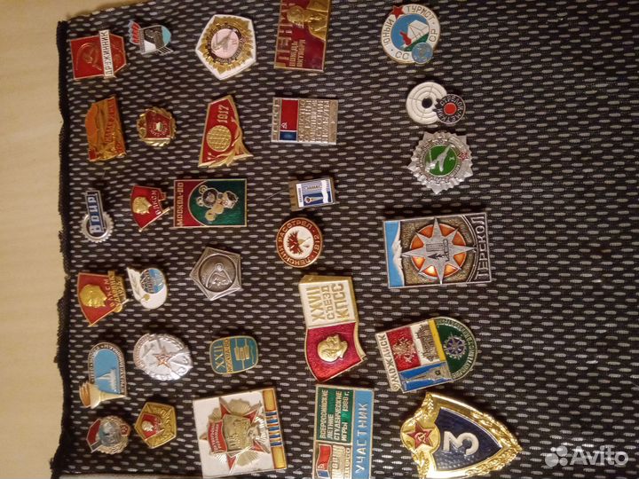 Значки продаю
