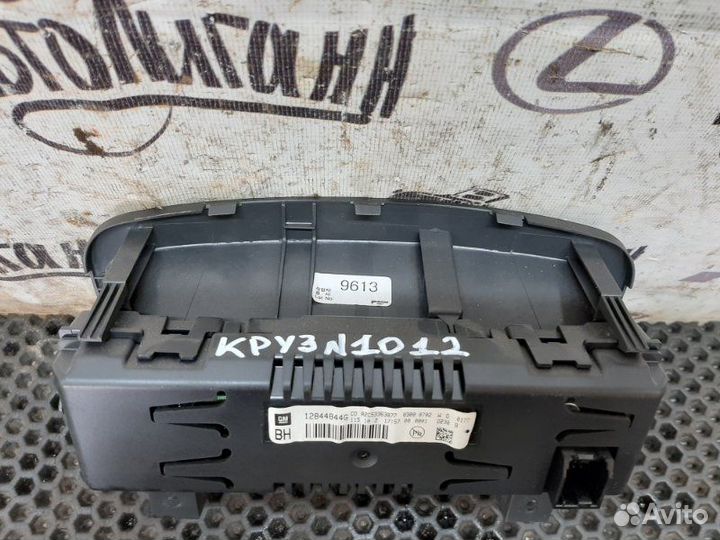 Дисплей Chevrolet Cruze седан F16D3 2010