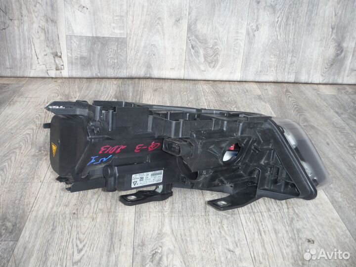 Фара правая №1 Audi Q3 2013