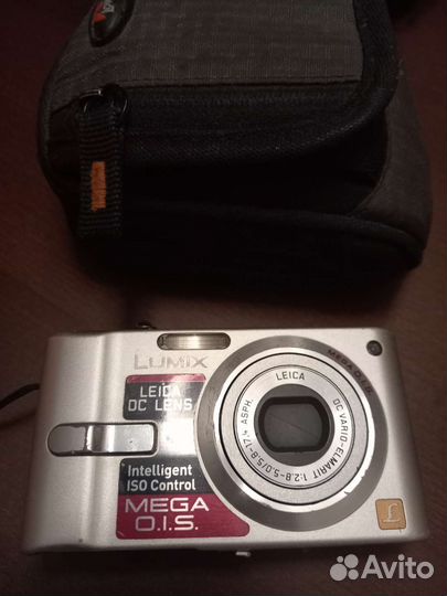 Компактный фотоаппарат lumix