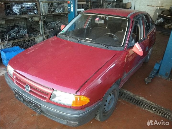 Разбор на запчасти Opel Astra F