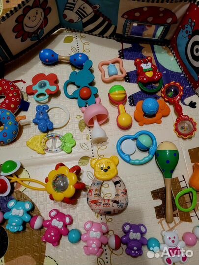 Игрушки для малыша пакетом