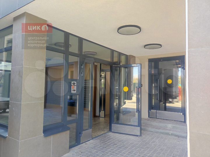 2-к. квартира, 57,4 м², 2/18 эт.