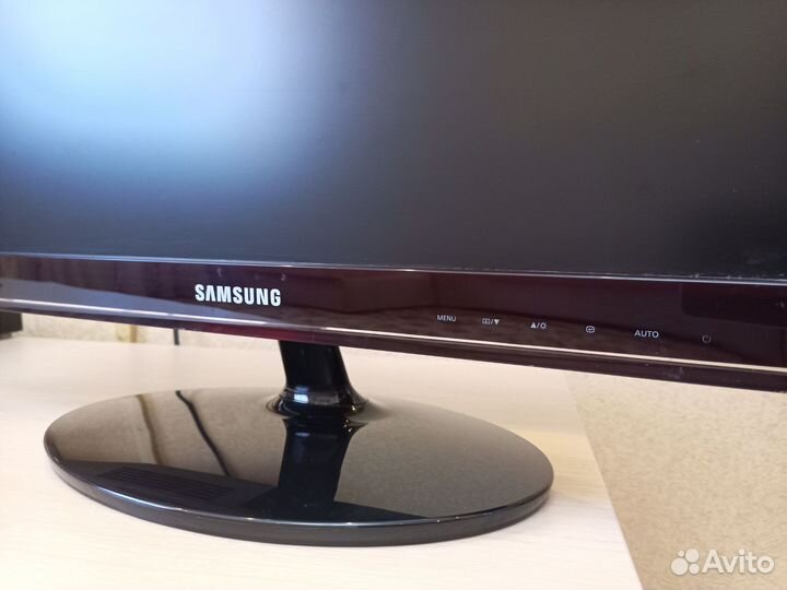 Монитор Samsung 20