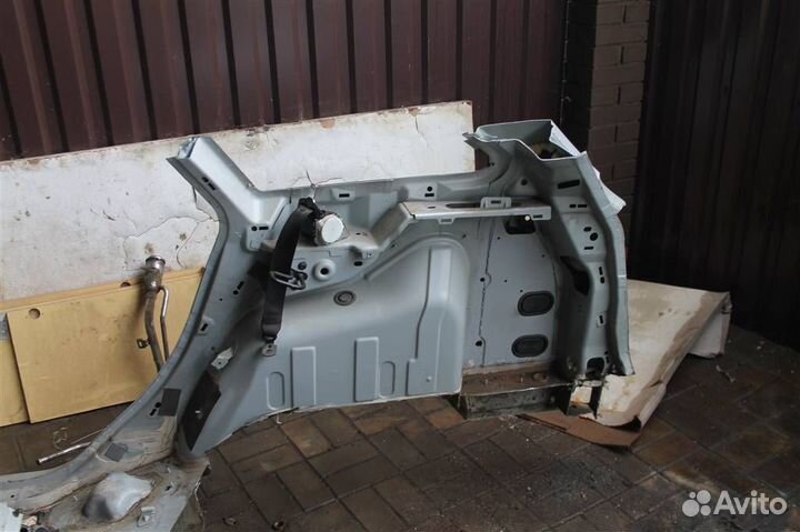 Четверть кузова задняя правая Ford Focus 3 2011