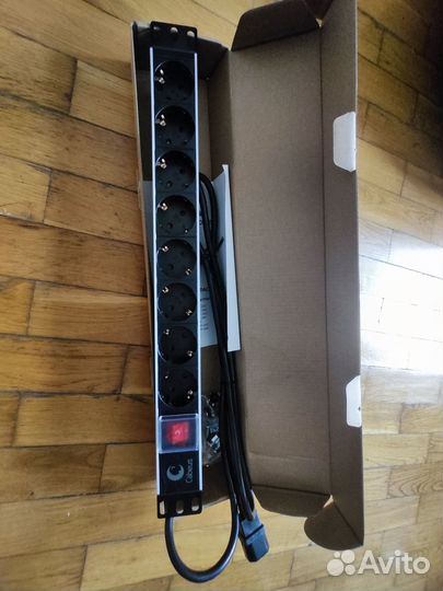 Блок распределения питания Cabeus PDU-8P