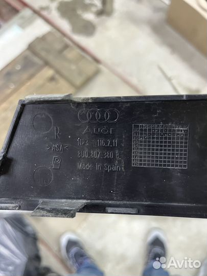 Решетка правая и левая в бампер Audi Q3