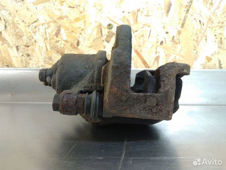 Суппорт передний правый Faw Vita