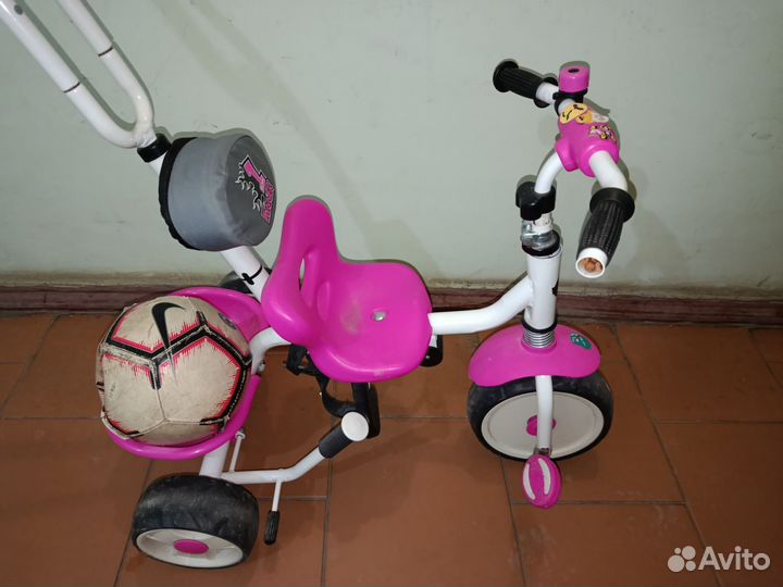 Детский велосипед с ручкой