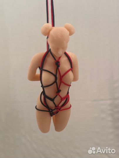 Фигурка девушка шибари телесный 3d подвеска в авто