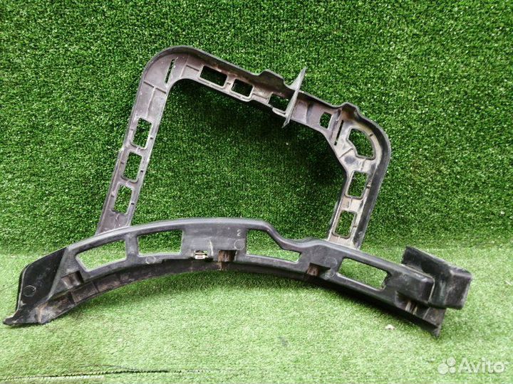 Кронштейн бампера задний правый Volkswagen Passat