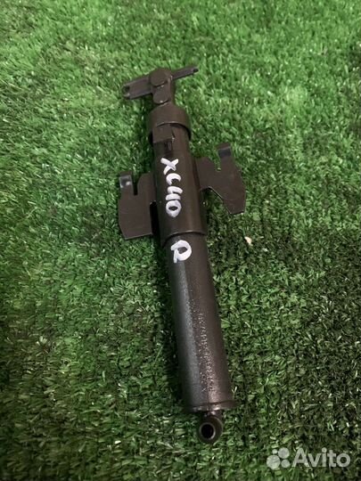 Форсунка омывателя фары правая volvo XC40