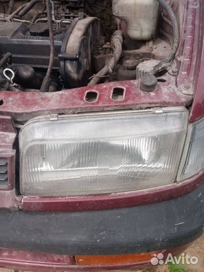 Фара передняя Mitsubishi Space Wagon 2 1992