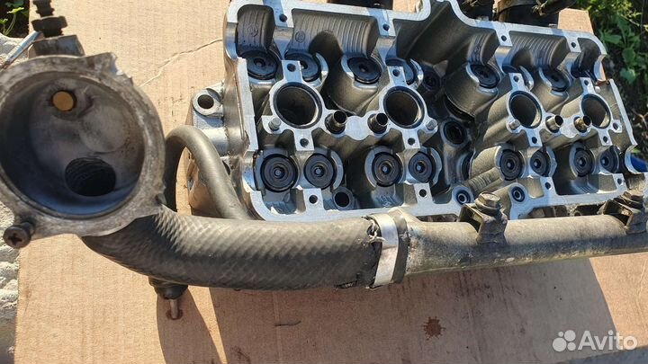 Головка блока цилиндров Kawasaki ZZR600