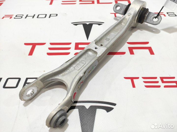 Рычаг задний Tesla Model X рест. 2022 1420452-00-D