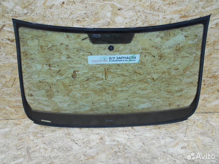 Стекло лобовое Skoda Rapid (2012)