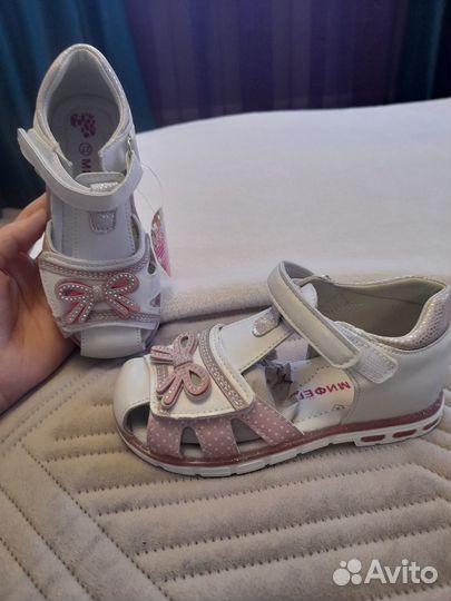 Новые сандали для девочки