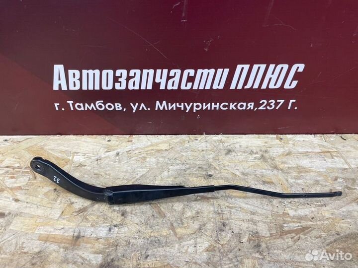 Поводок дворника передний левый Renault Logan
