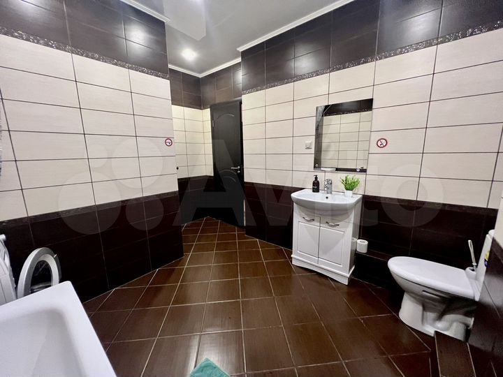 2-к. квартира, 70 м², 8/25 эт.