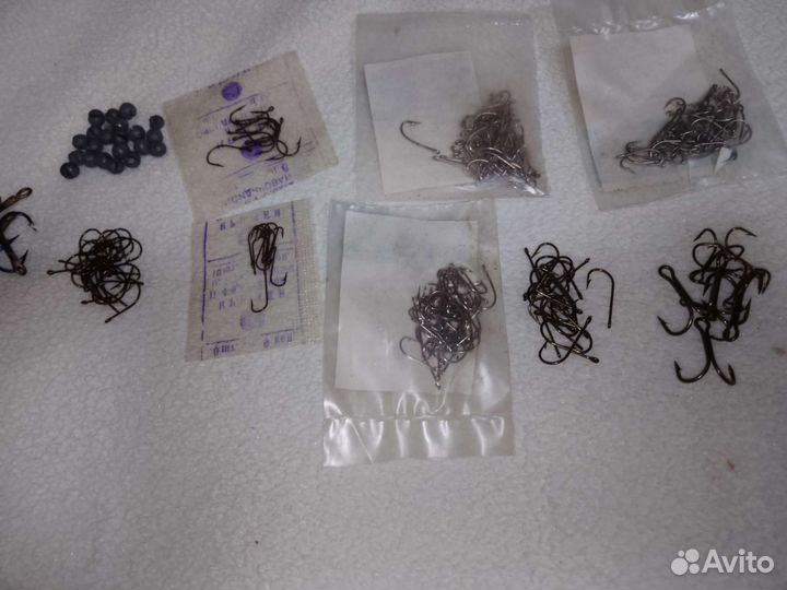 Продаю набор рыболовных крючков