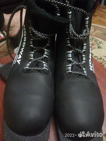 Рликовые коньки Joyskates, лыжные ботинки