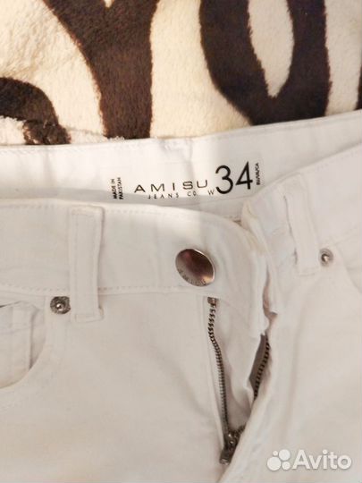 Джинсы белые