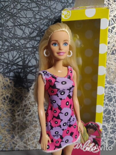 Барби на плоской стопе.Индонезия,Mattel