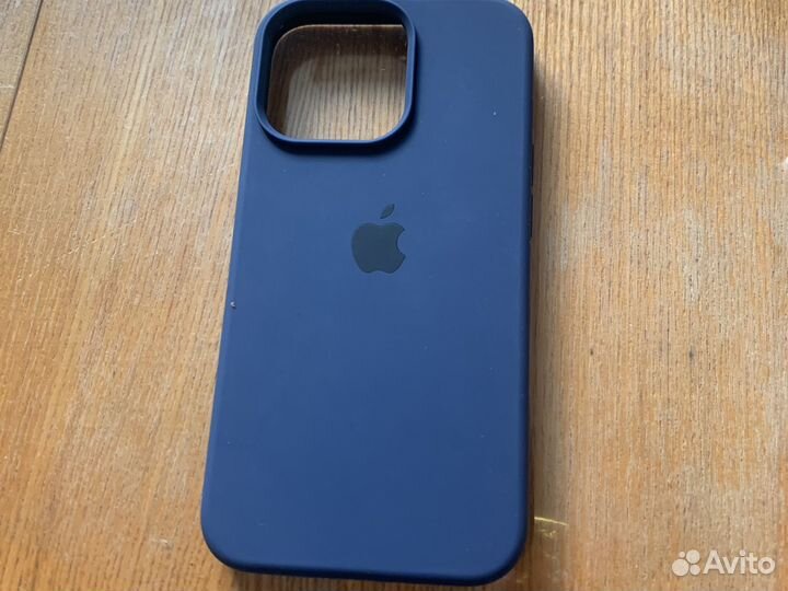 Чехол на iPhone 13