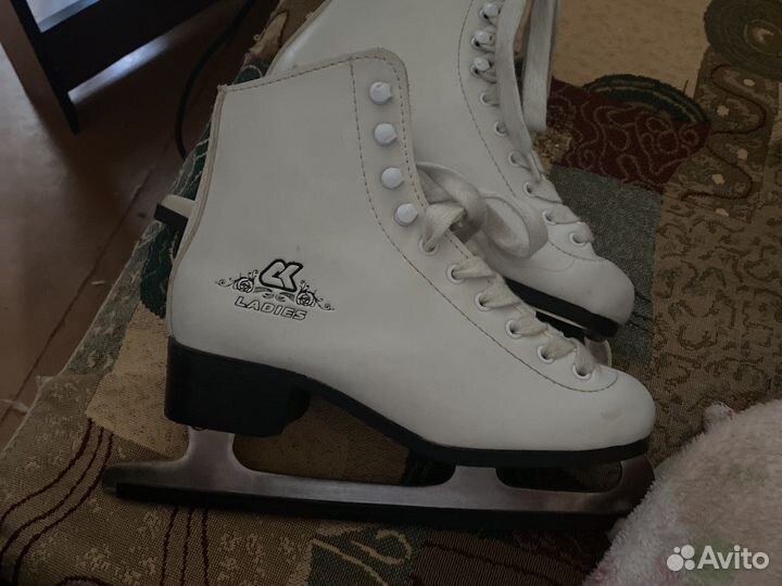 Коньки Ladies leather 33 размер